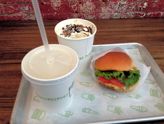 Melhores hamb&uacute;rgueres de Nova York - Shake Shack hamb&uacute;rguer